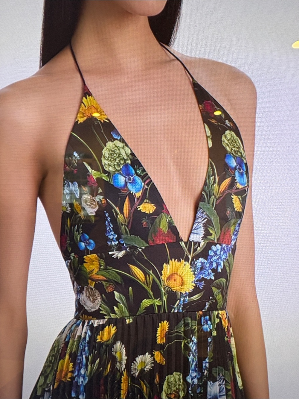 Alice and Olivia Hannah Pleated Floral Halter Maxi Dress with High Slit Size 0 - Picture 2 of 10